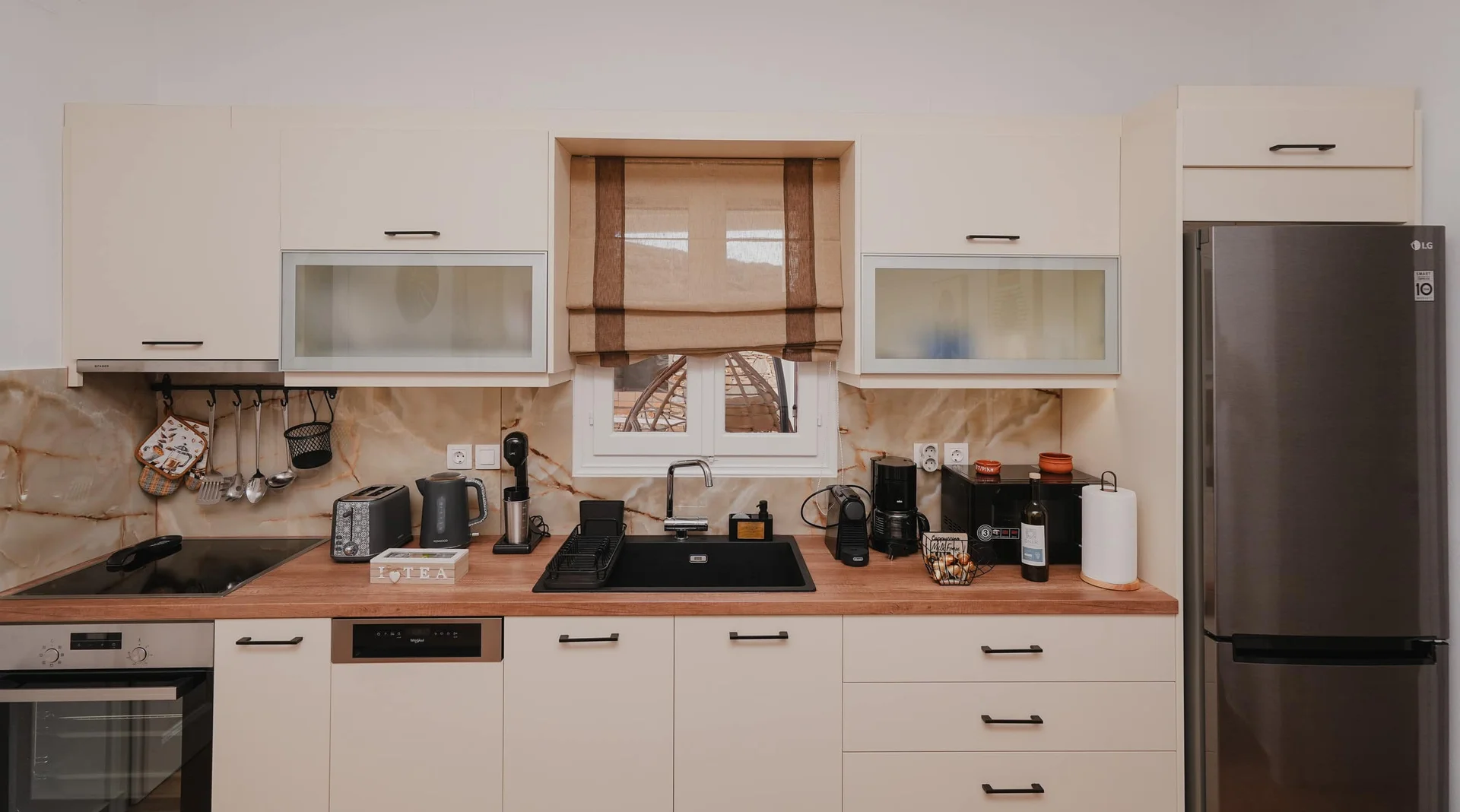 Kitchen - Onar Traditional Villa